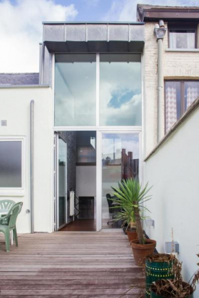 Architectural house near city center - 20min walk